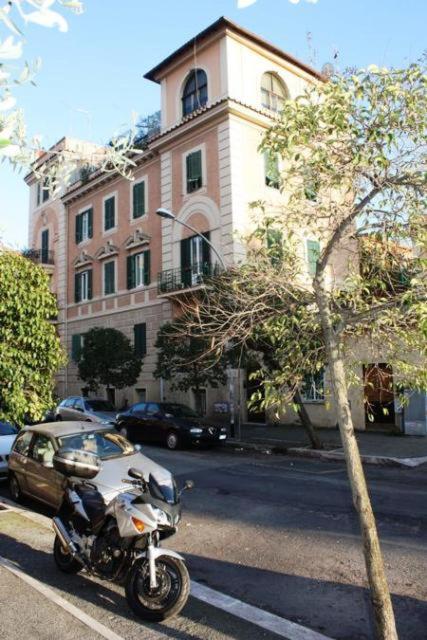 Tra Gianicolo E Trastevere Rom Exteriör bild